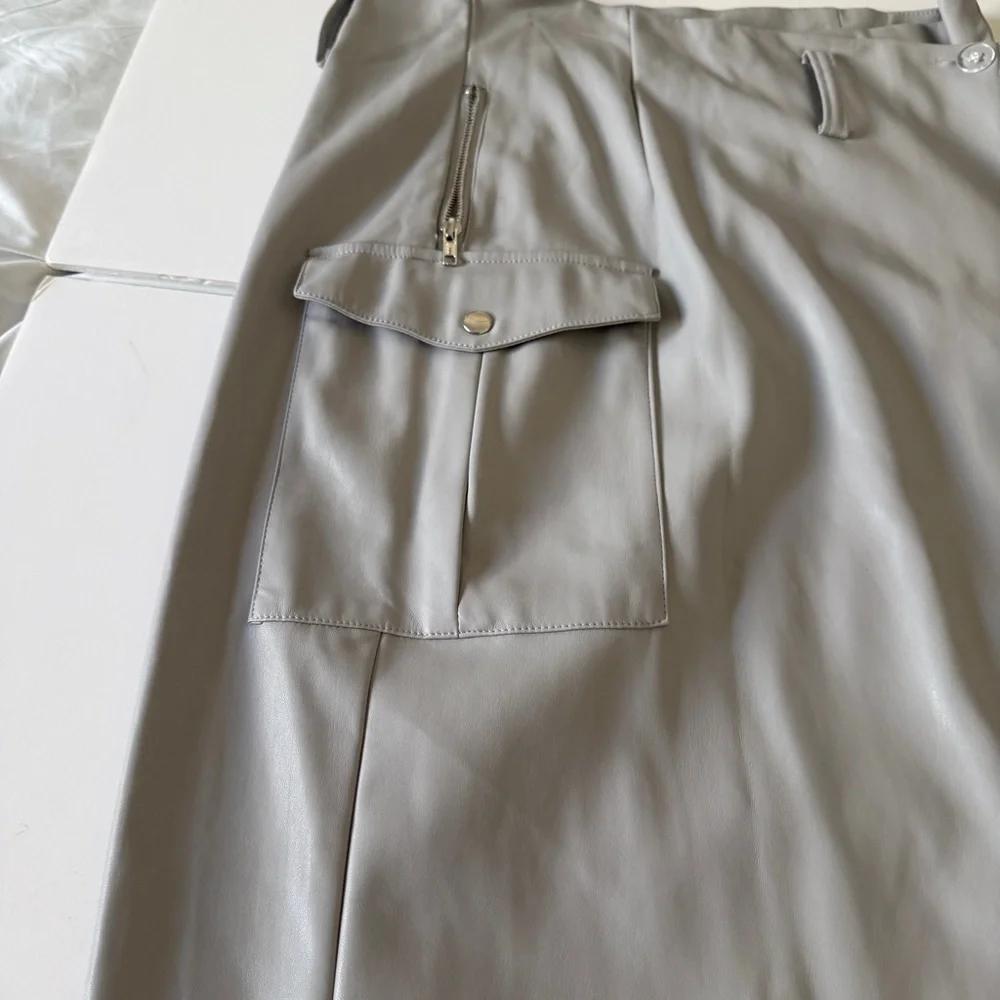 ASOS Utility Wrap Midi Skirt Pencil Asymmetrical Gray NWT Size 8 - Picture 3 of 7